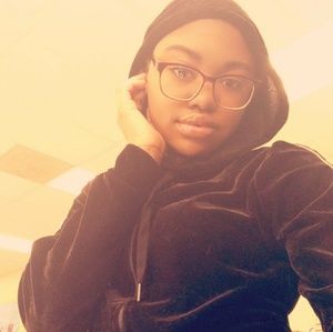 Meet your Posher, Joy s